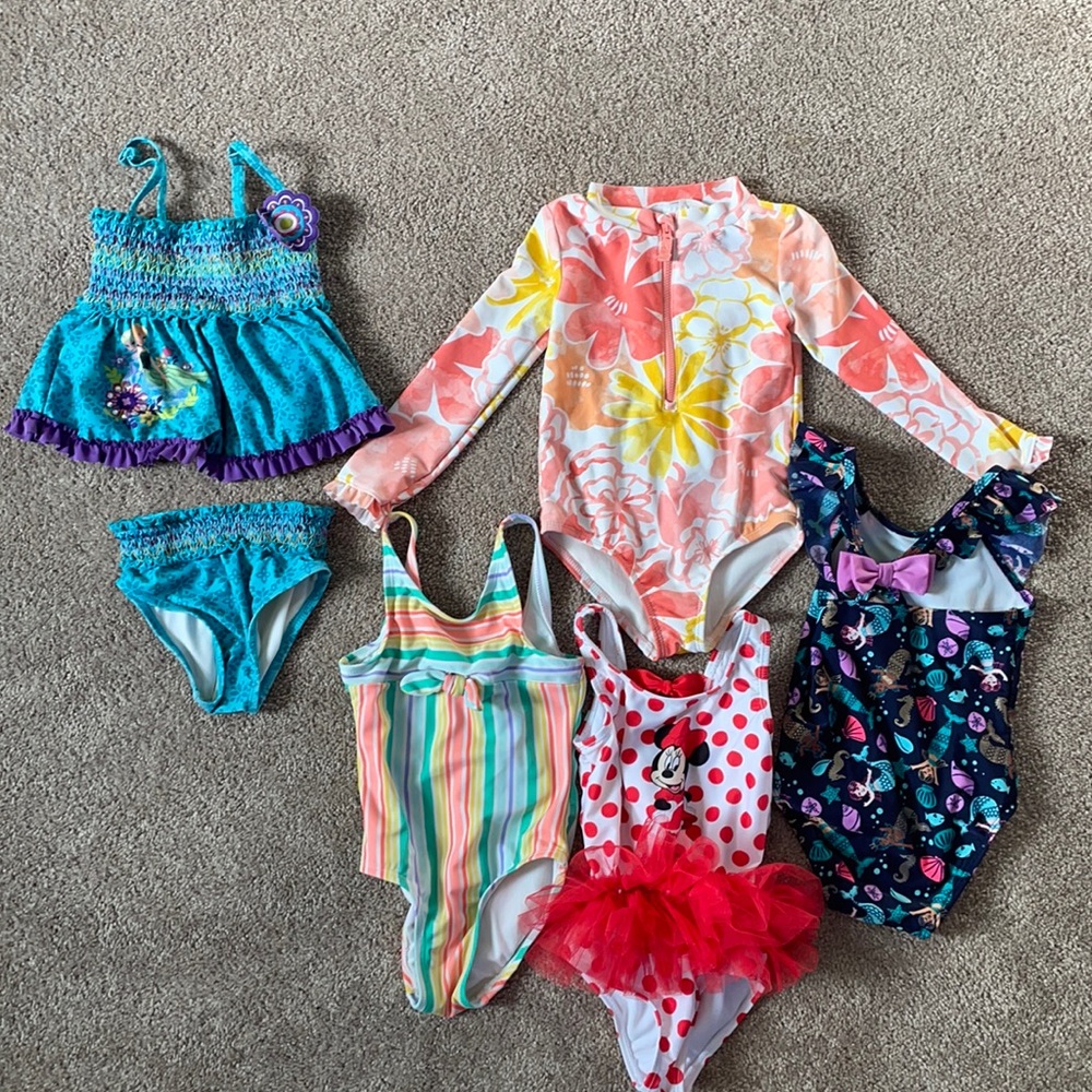 Little girls swimsuit